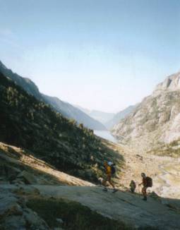 Pleta de Riumalo, al fons presa de Cavallers