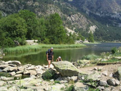 Passant l'estany LLebreta