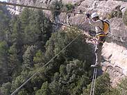 El pont fa 68 metres i mig